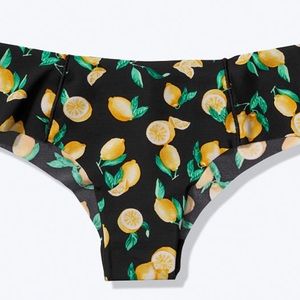 Pink Victoriaโs Secret Cheekster ๐